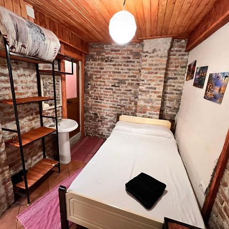 Rooms Nesti Inside Of Castle Krujë Екстериор снимка